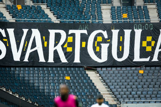 En banderoll på läktaren