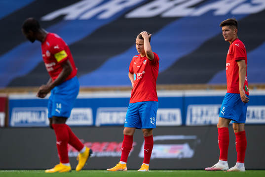Helsingborgs Alex Timossi och Armin Gigovic deppar