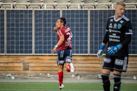Bläddra bland fler bilder av Fotboll, Superettan, Umeå FC - Örgryte