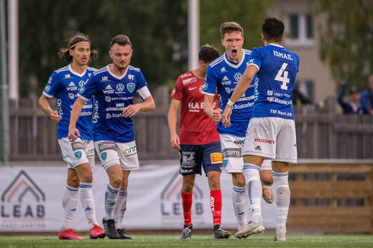 Umeås Miroslav Mazur jublar