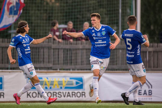 Umeås Miroslav Mazur jublar