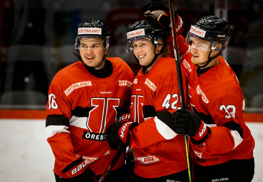 Örebros Hockeys Robin Salo gör 10-1 och jublar