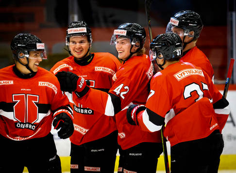 Örebros Hockeys Robin Salo gör 10-1 och jublar