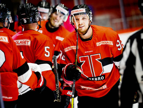 Örebros Hockey Robin Kovacs jublar
