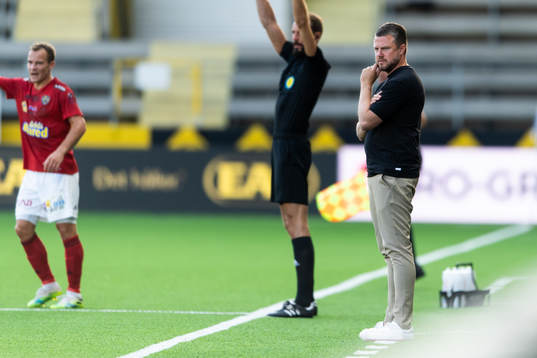 Elfsborgs manager Jimmy Thelin fundersam