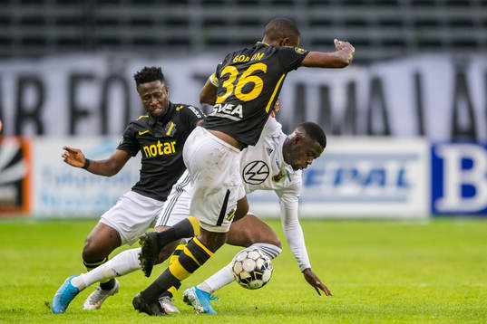 s Heradi Rashidi och Henok Goitom mot Östersunds Isak