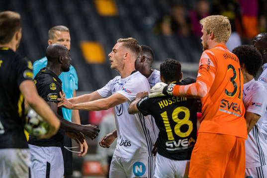 s målvakt Jacob Haugaard Enoch Kofi Adu och Bilal Hussein