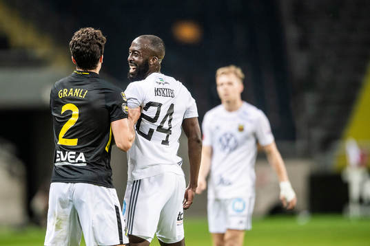 s Daniel Granli och Östersunds Ronald Mukiibi