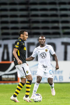 s Bilal Hussein och Östersunds Sam Mensiro
