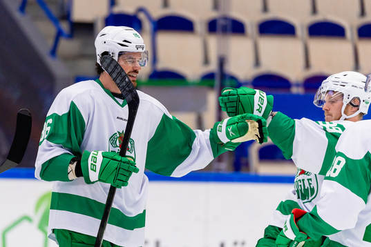 Rögles Eric Gelinas jublar