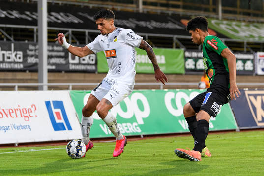 Häckens Ahmed Yasin och Varbergs Luke Le Roux
