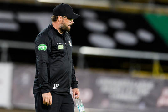 Varbergs tränare Joakim Persson deppar