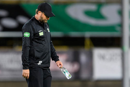Varbergs tränare Joakim Persson deppar