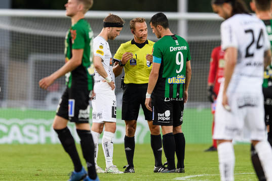 Domare Kristoffer Karlsson, Häckens Rasmus Lindgren och