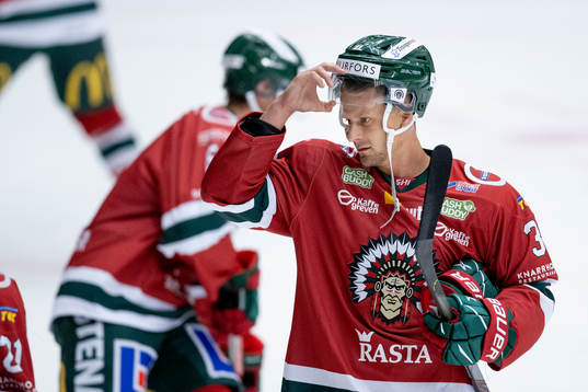 Frölundas Nicklas Lasu innan träningsmatchen i ishockey