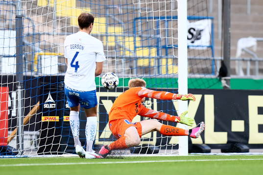 IFK Norrköpings målvakt Isak Pettersson släpper in