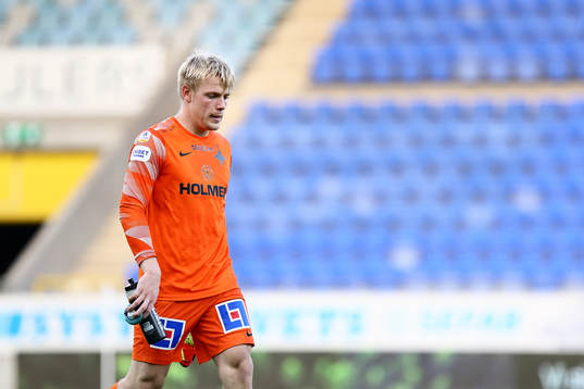IFK Norrköpings målvakt Isak Pettersson deppar