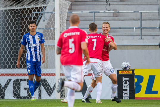 Kalmars Erik Israelsson jublar