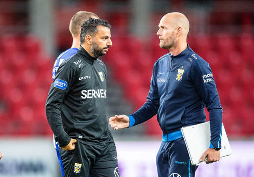 IFK Göteborgs tränare Poya Asbaghi deppar