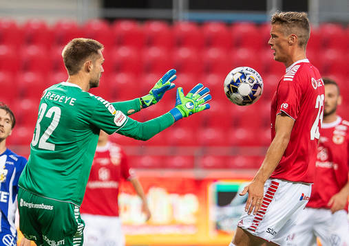Kalmars målvakt Lucas Hägg-Johansson och Viktor Elm