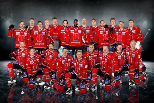 Örebros lagbild Övre raden fr.v. Jonathan Andersson, Emil