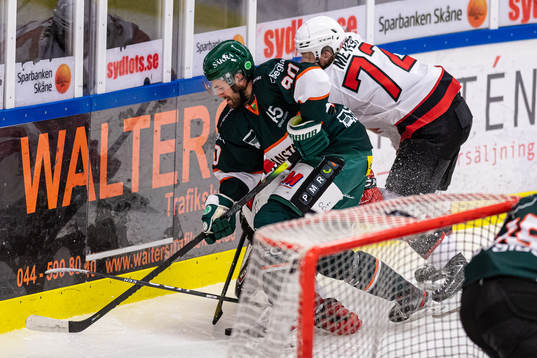 Kristianstads Rikard Olsén och Malmö Redhawks Nicolai