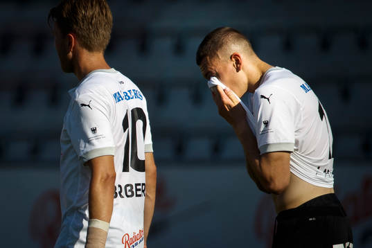 Örebros Jake Larsson deppar