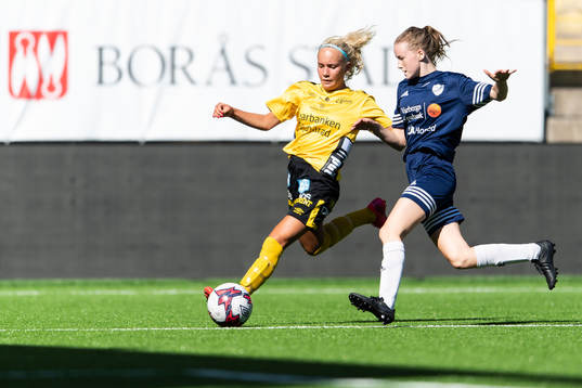 Elfsborgs Tea Skoglund och Öxnevallas Stina Sandahl