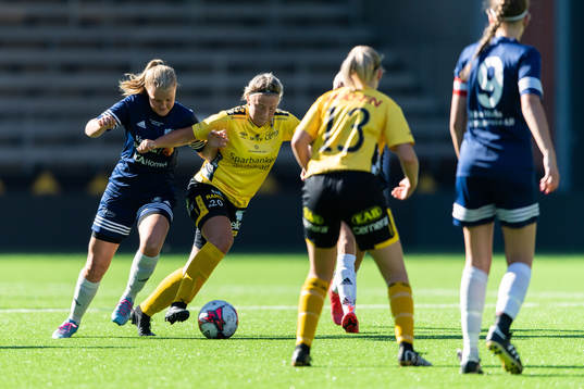 Elfsborgs Ebba Johansson och Öxnevallas Ida Ohlson