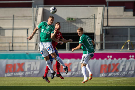 Brages Mattias Liljestrand och Östers James Keene