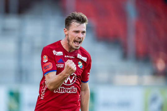 Östers Nicolas Mortensen jublar