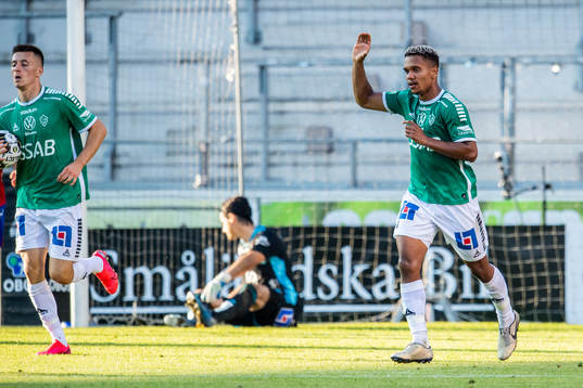 Brages Seth Kanteh Hellberg jublar