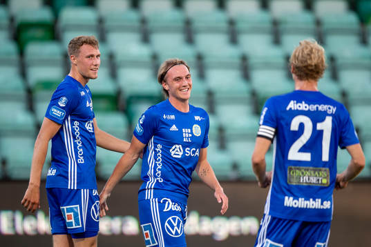 Sundsvalls Albin Ekström (m) jublar med Niklas Dahlström