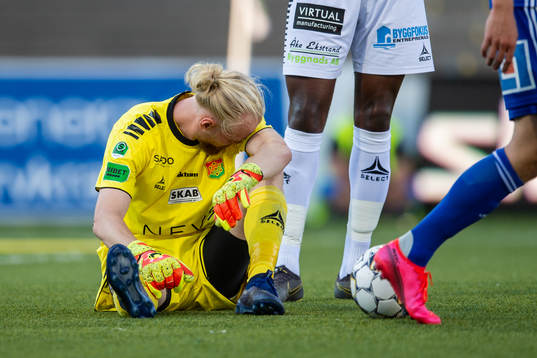 GAIS målvakt Mathias Karlsson deppar