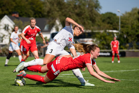 Hittarps Marielle Karlsson och Färjestadens Hilda Nilsson