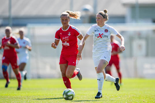 Hittarps Hanna Jönsson och Färjestadens Elin Bälin