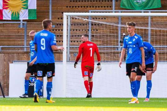 Halmstads målvakt Malkolm Nilsson Säfqvist deppar