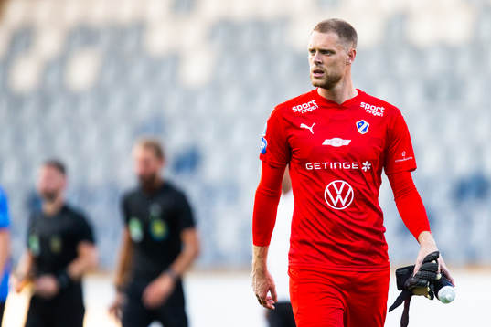 Halmstads målvakt Malkolm Nilsson Säfqvist deppar