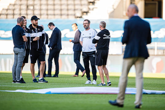 Oddbjørn Lie of Aalesund and Geir Hansen, assistant coach