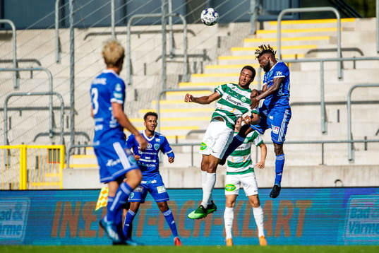 Västerås Brian Span och Umeås Emmanuel Yeboah
