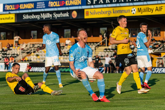 Malmö FFs Anders Bleg Christiansen reagerar