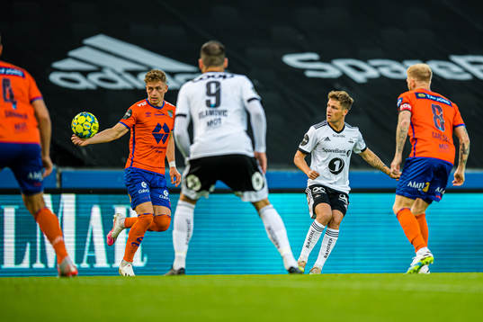 Simen Bolkan Nordli of Aalesund and Carl Johan Holse