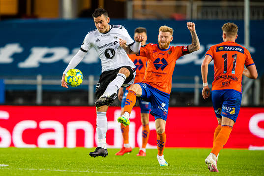 Dino Islamovic of Rosenborg and Fredrik Kjernmoen Carlsen