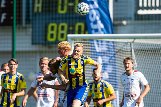 Eskilsminnes Victor Wahlgren i nickduell med Assyriskas