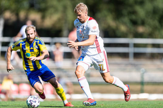 Eskilsminnes Emil Åberg mot Assyriskas Oscar Fritzson