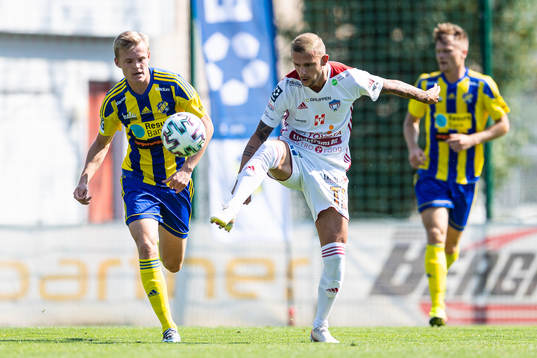 Eskilsminnes Filip Lundeberg mot Assyriskas Midhad Jukovic