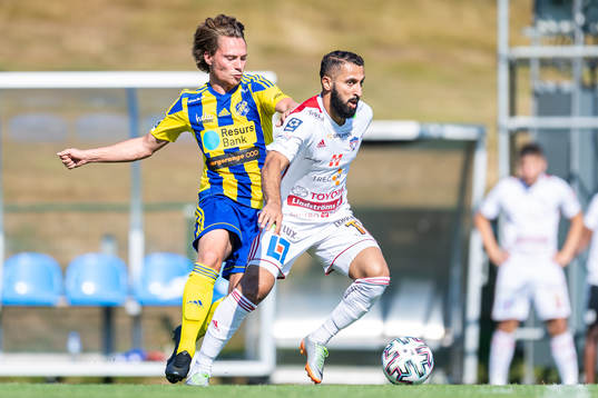 Eskilsminnes Filip Ottosson och Assyriskas Seif Kadhim