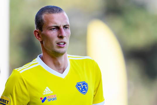 Falkenbergs Gustaf Nilsson före fotbollsmatchen i