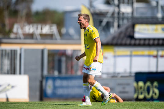 Falkenbergs Karl Söderström jublar