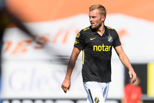 s Sebastian Larsson
